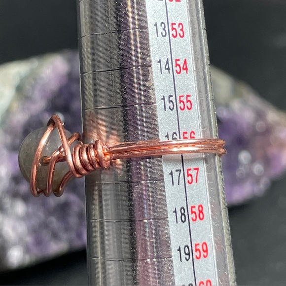 Labradorite Gemstone Bare Copper Artisan Designed Ring - Picture 13 of 16
